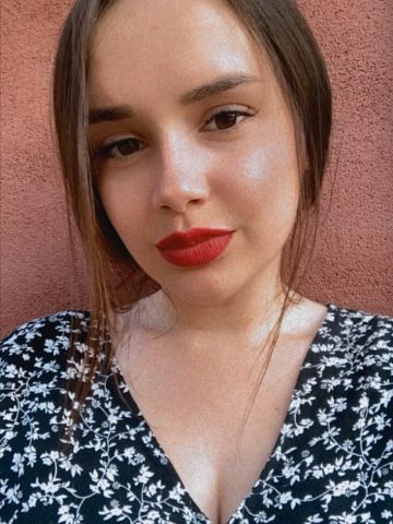 Полина Вернёшься Ещё